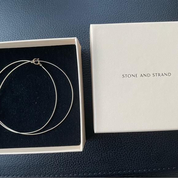 Stone and Strand Ultra Fine Bangle Bracelet, similar to Catbird NYC Threadbare - Picture 2 of 4